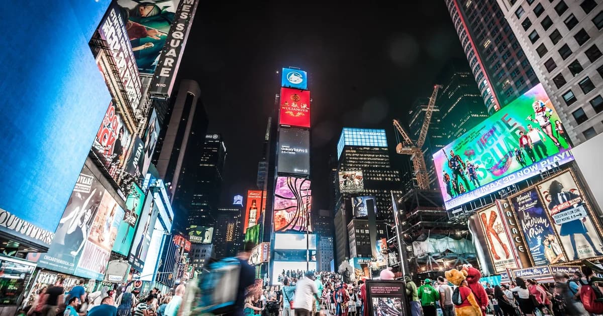أفضل شريحة eSIM للسفر إلى أمريكا (الولايات المتحدة): الباقات وشبكات 5G والأسعار (2026)