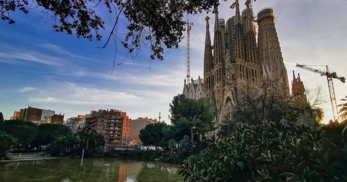 Best eSIM for Spain: Travel Data Plans and Coverage Guide (2026)