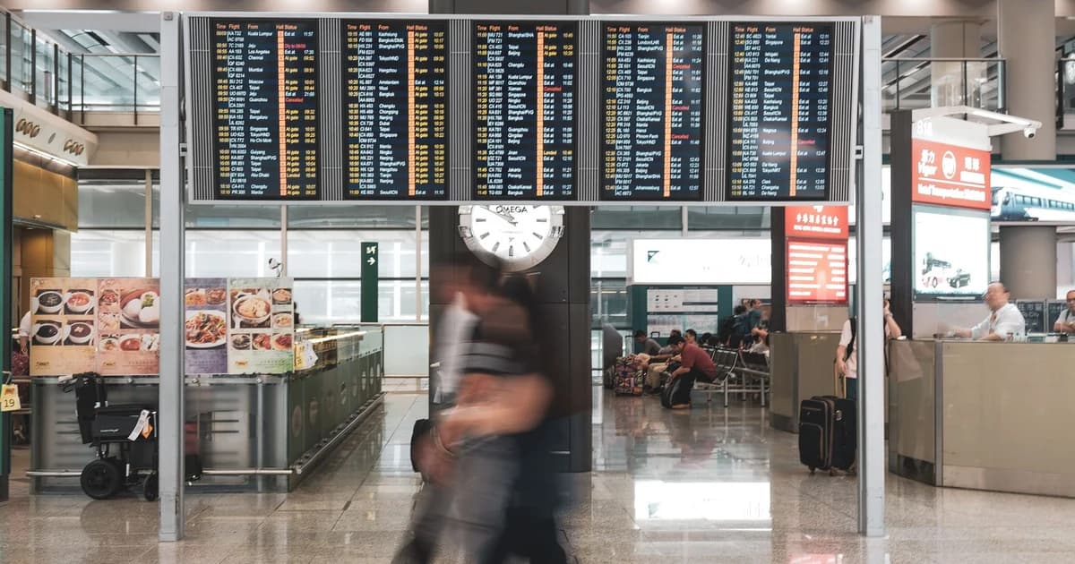eSIM vs Roaming Internazionale: Costi, Differenze e Risparmio in Viaggio (2026)