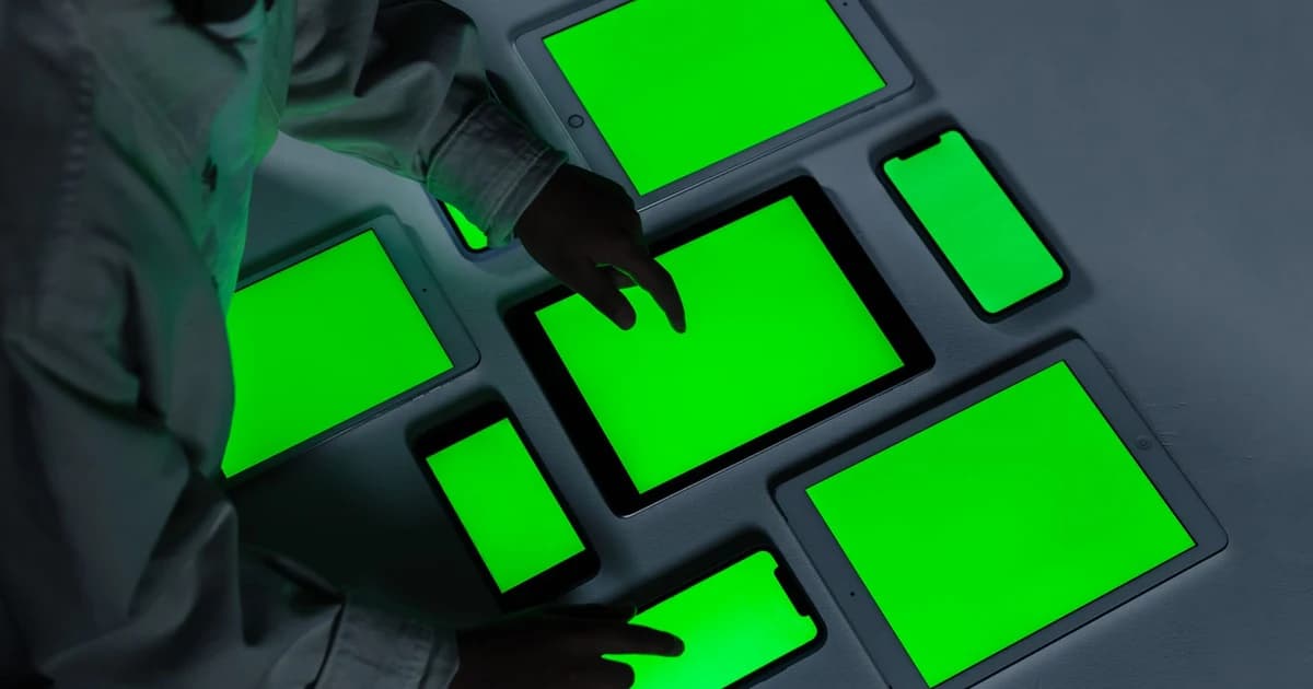 ما هي شريحة eSIM للبيانات فقط؟ دليل المبتدئين للمكالمات والرسائل والواتساب (2026)