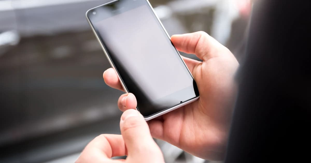 Wie viel Datenvolumen braucht man im Urlaub? Der ultimative Datenrechner (2026)